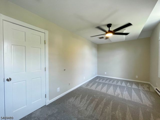 66 New York Ave, Jefferson Twp., NJ 07849