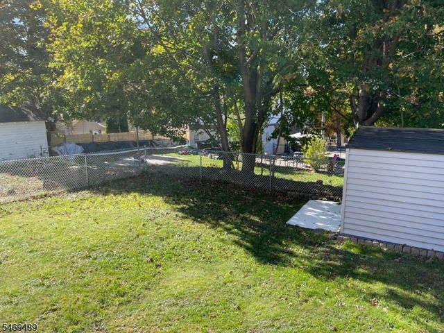 66 New York Ave, Jefferson Twp., NJ 07849