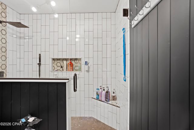 4671 Shankle Drive, Marianna, FL 32446