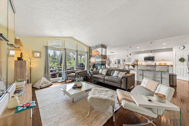 13603 N Mayfair Ln, Spokane, WA 99208