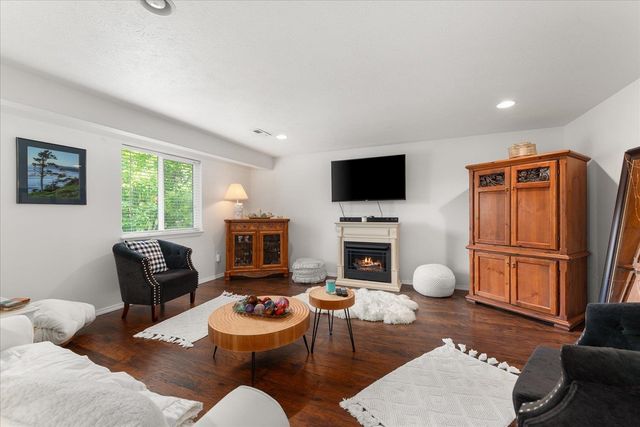 13603 N Mayfair Ln, Spokane, WA 99208
