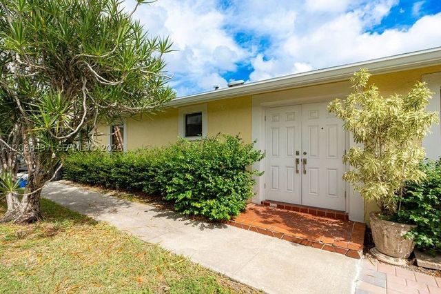 7507 N Ace Rd N, Lake Worth, FL 33467