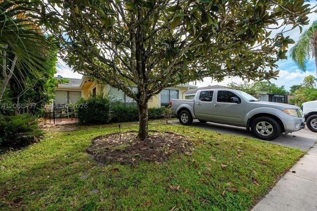7507 N Ace Rd N, Lake Worth, FL 33467