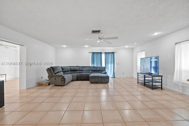7507 N Ace Rd N, Lake Worth, FL 33467