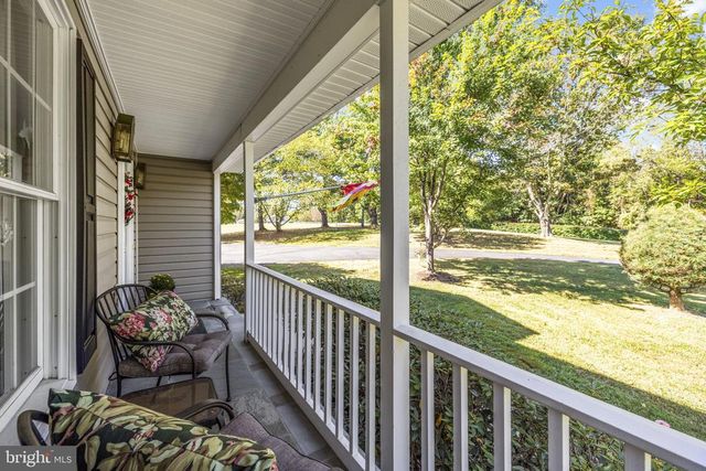 8056 GRIFFINSBURG RD, Boston, VA 22713