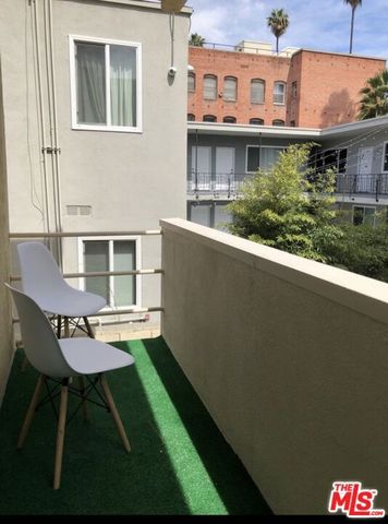 425 S Kenmore Avenue 214, Los Angeles, CA 90020