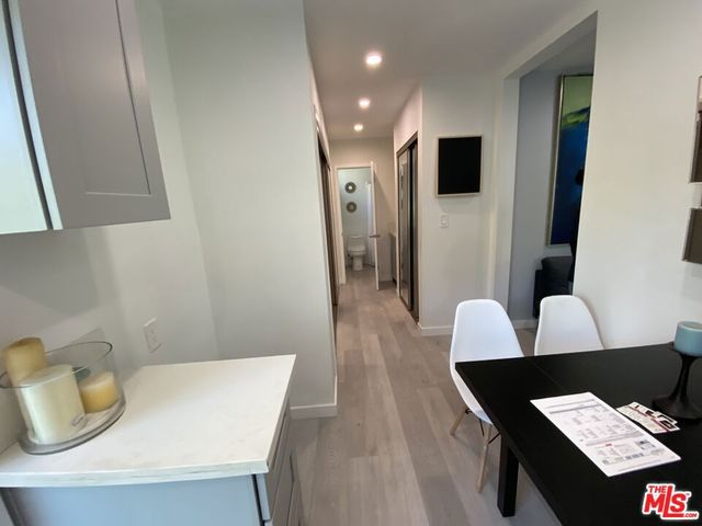 425 S Kenmore Avenue 214, Los Angeles, CA 90020