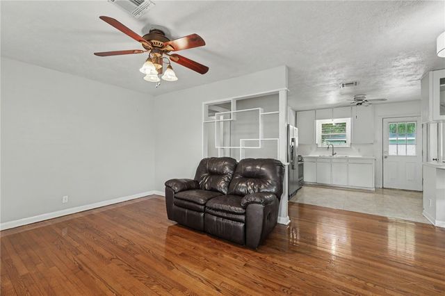 626 Pennington Dr, Corpus Christi, TX 78412