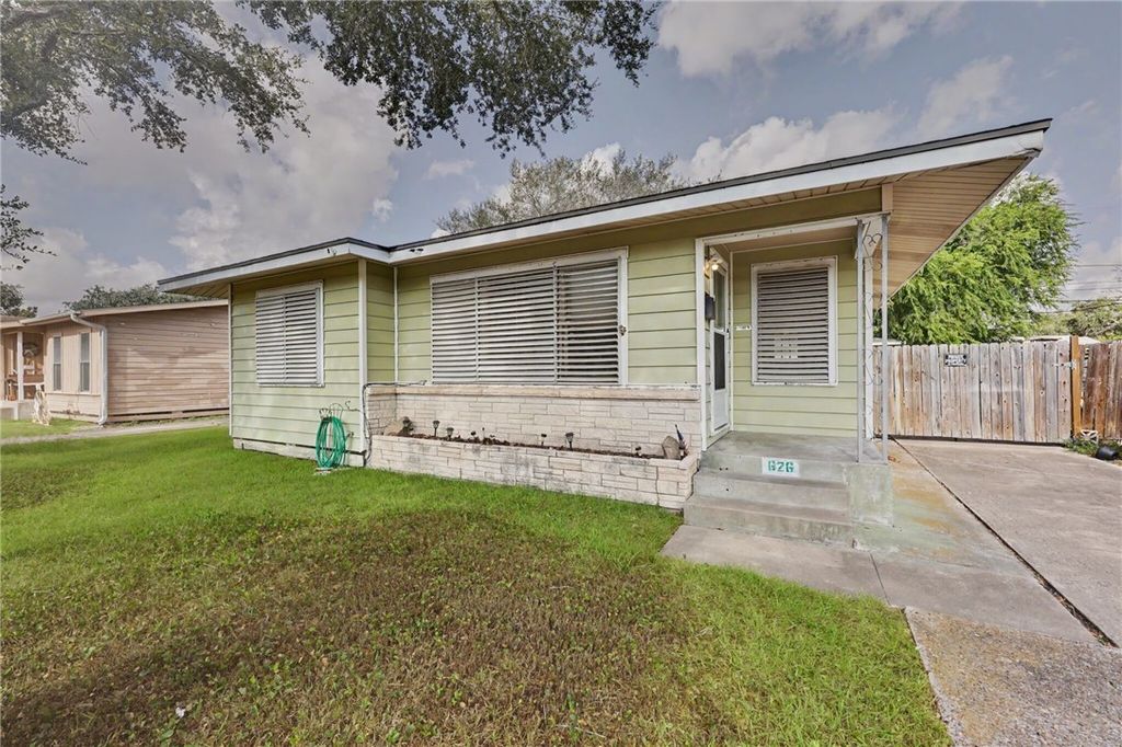 626 Pennington Dr, Corpus Christi, TX 78412 — photo 2