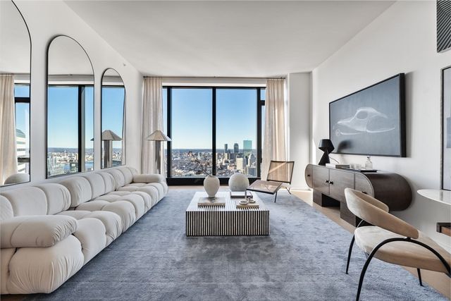 682 Atlantic Ave 38E, Boston, MA 02111