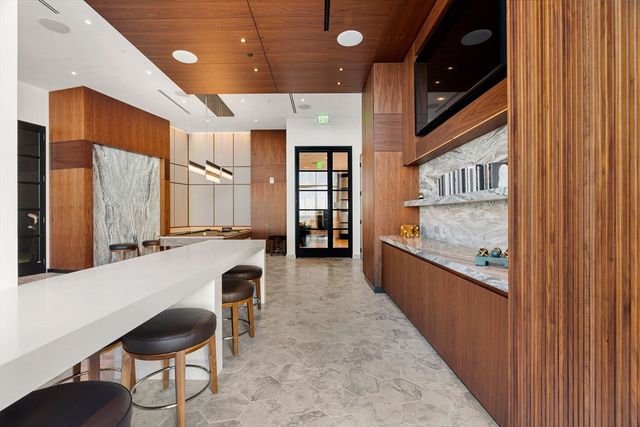 682 Atlantic Ave 38E, Boston, MA 02111