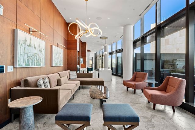 682 Atlantic Ave 38E, Boston, MA 02111