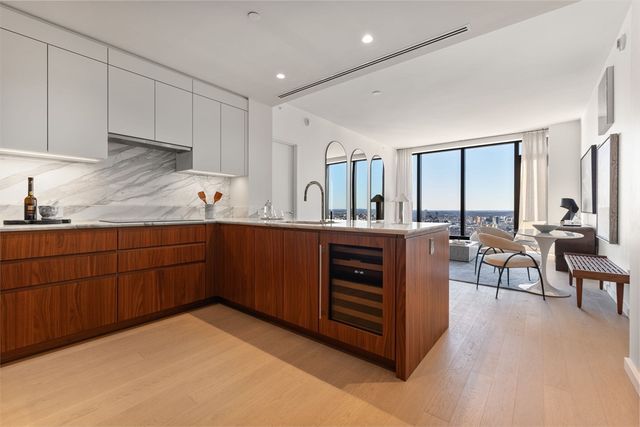 682 Atlantic Ave 38E, Boston, MA 02111