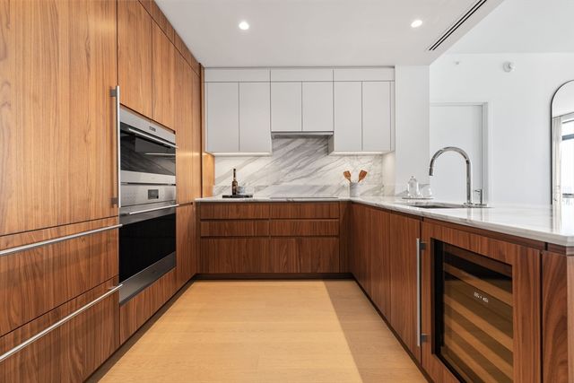 682 Atlantic Ave 38E, Boston, MA 02111