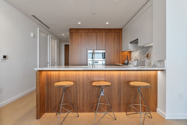 682 Atlantic Ave 38E, Boston, MA 02111