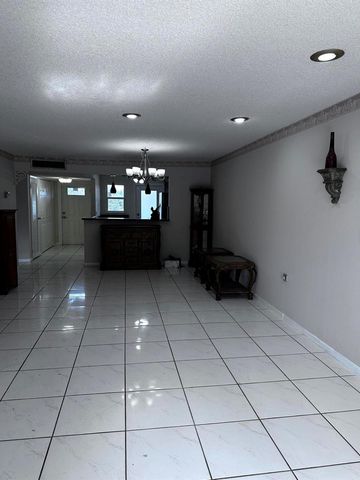 6200 S Falls Cir Drive 310, Lauderhill, FL 33319