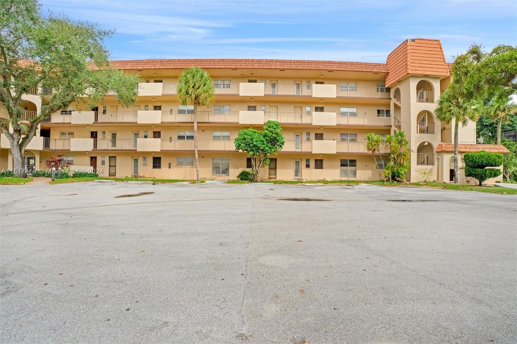 6200 S Falls Cir Drive 310, Lauderhill, FL 33319