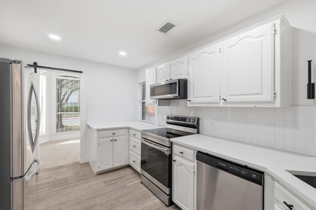 381 Arbor Lane, Euless, TX 76039