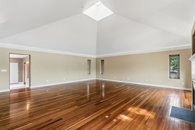 2642 250th Street, De Witt, IA 52472