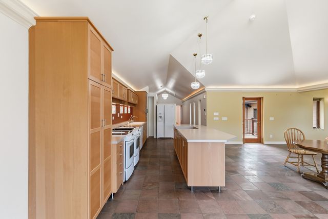 2642 250th Street, De Witt, IA 52472