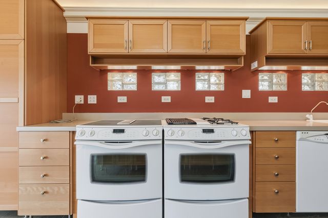 2642 250th Street, De Witt, IA 52472