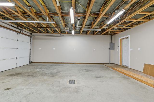 2642 250th Street, De Witt, IA 52472