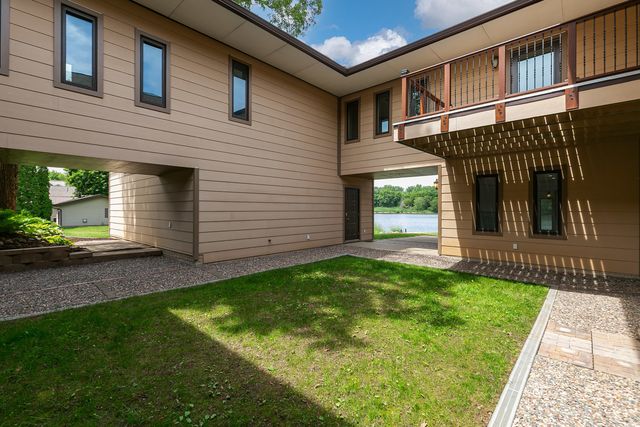 2642 250th Street, De Witt, IA 52472