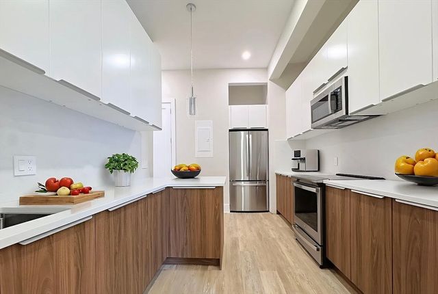 271 Dartmouth St. 2F, Boston, MA 02116