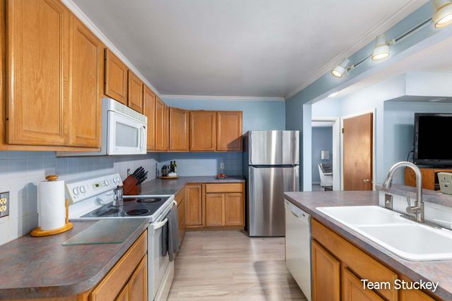 1127 Maplegrove Drive Nw, City Of Grand Rapids, MI 49504