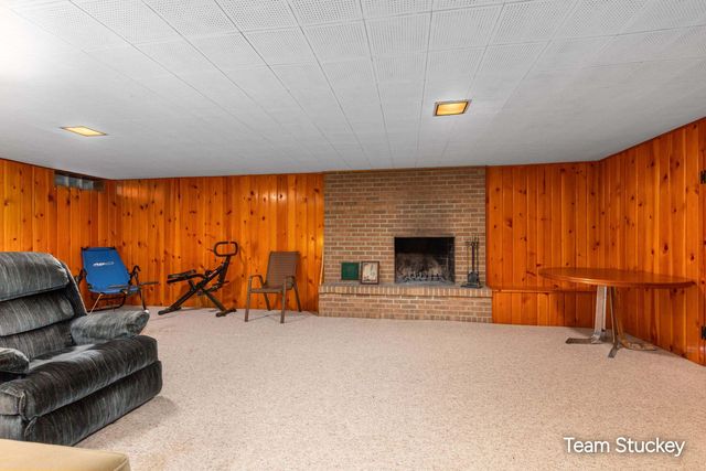 1127 Maplegrove Drive Nw, City Of Grand Rapids, MI 49504