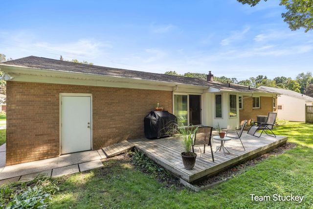 1127 Maplegrove Drive Nw, City Of Grand Rapids, MI 49504