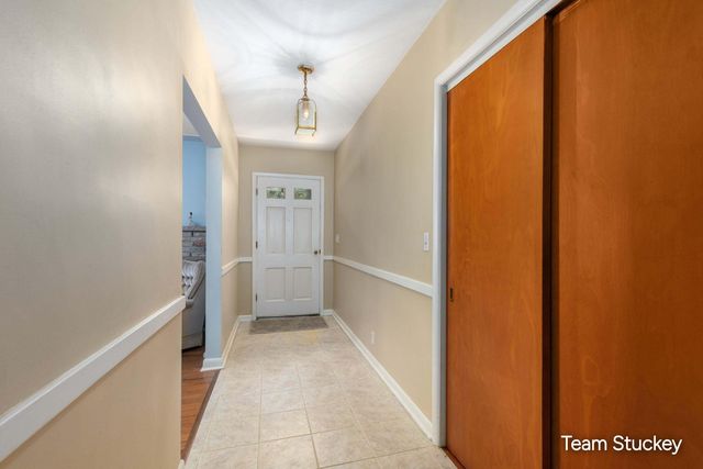 1127 Maplegrove Drive Nw, City Of Grand Rapids, MI 49504