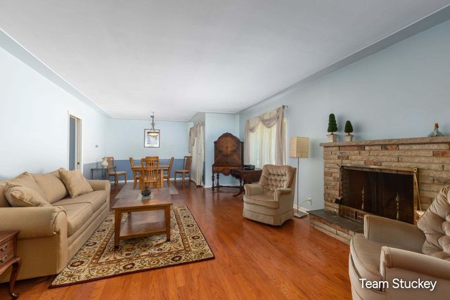 1127 Maplegrove Drive Nw, City Of Grand Rapids, MI 49504
