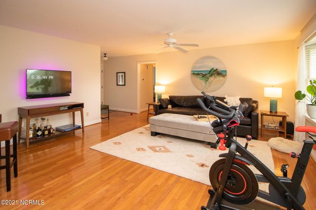 107 Pine Needle Circle, Cape Carteret, NC 28584