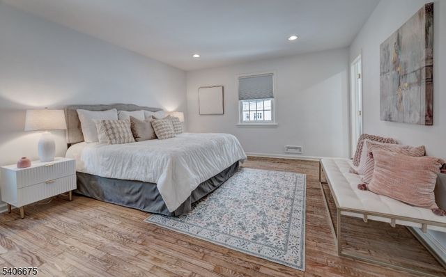 66 Canoe Brook Rd, Millburn Twp., NJ 07078