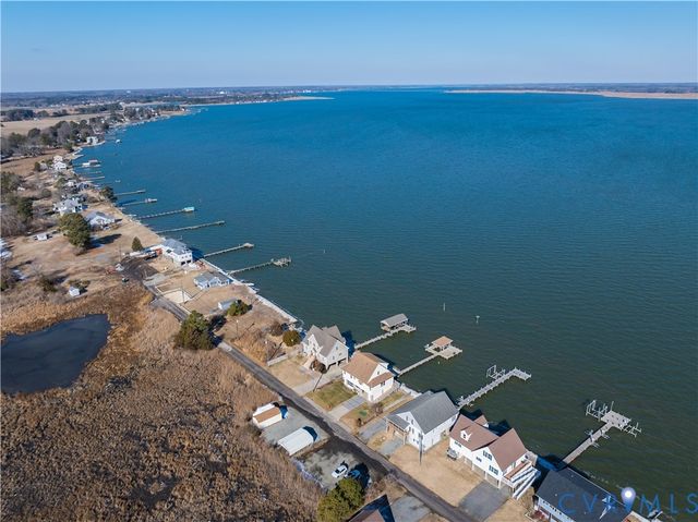 1064 Fort Lowry Ln, Essex, VA 22454