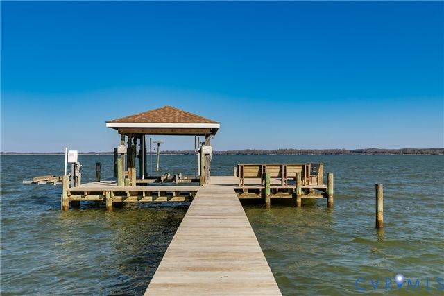 1064 Fort Lowry Ln, Essex, VA 22454