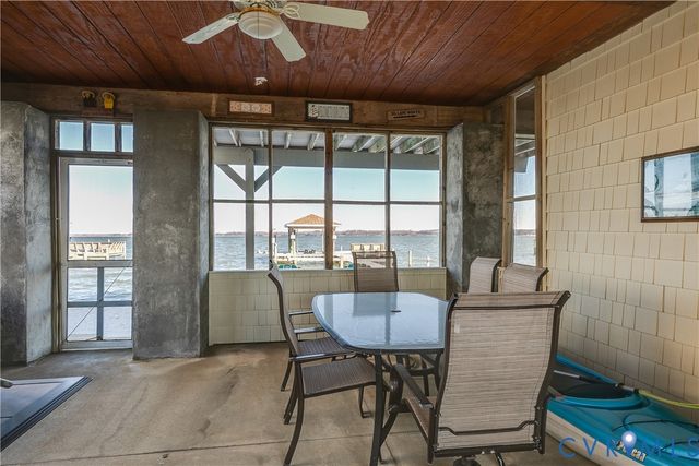 1064 Fort Lowry Ln, Essex, VA 22454