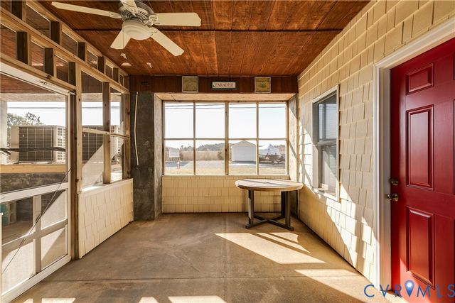 1064 Fort Lowry Ln, Essex, VA 22454