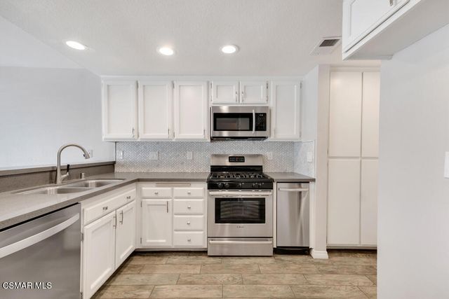 1980 Rory Lane 3, Simi Valley, CA 93063
