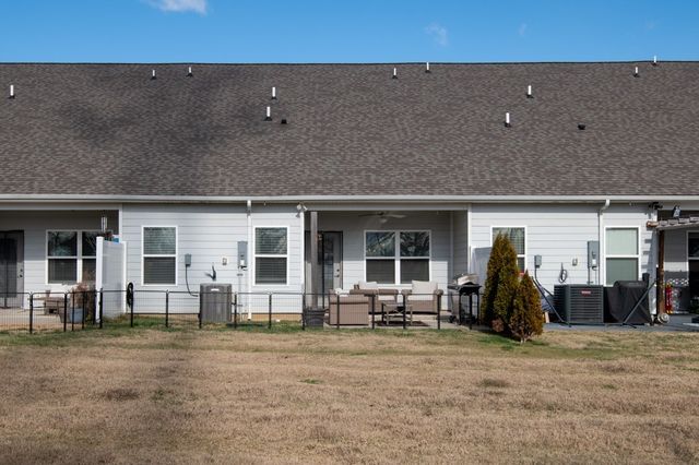 5005 Percival Dr, Gallatin, TN 37066