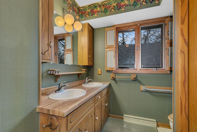 1810 11th Avenue SE, Saint Cloud, MN 56304