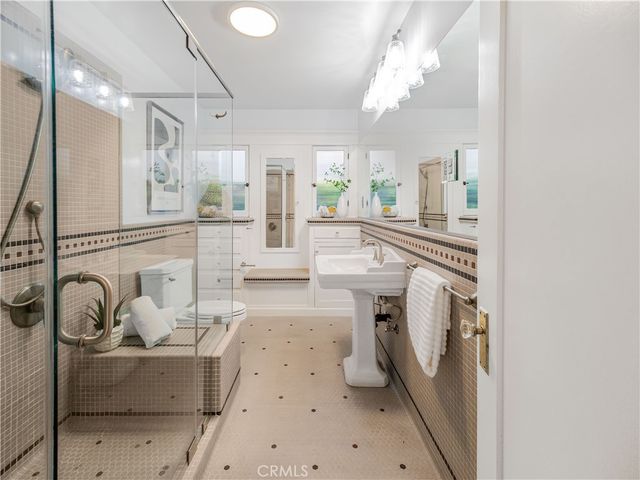 3740 E 5th Street, Long Beach, CA 90814