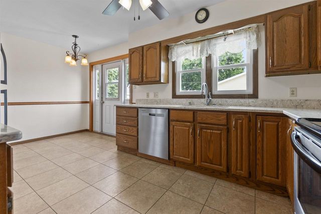 313 15TH STREET, Fond Du Lac, WI 54935