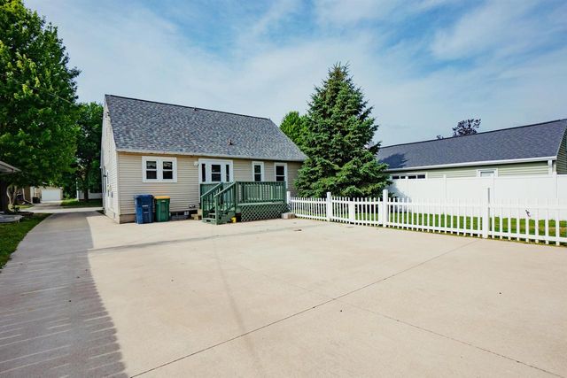 313 15TH STREET, Fond Du Lac, WI 54935