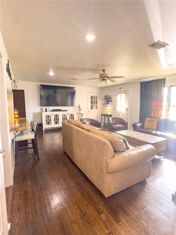519 N 10th Street, Rogers, AR 72756
