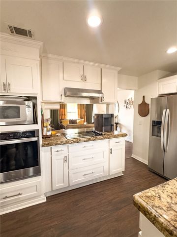 519 N 10th Street, Rogers, AR 72756