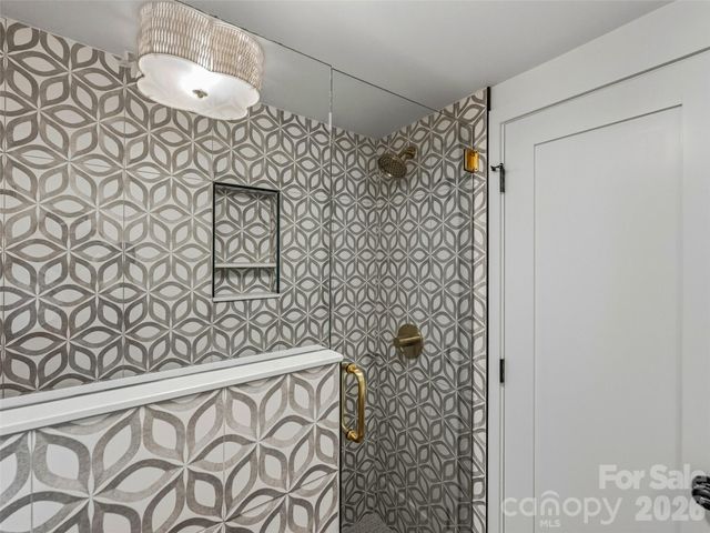 895 N Trade Street, Tryon, NC 28782