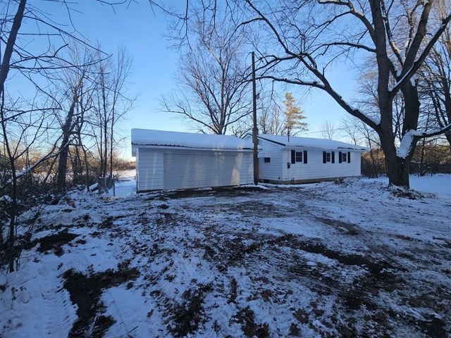 4725 E Sager Road, Hastings, MI 49058