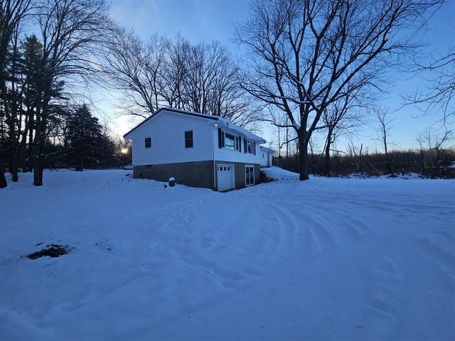 4725 E Sager Road, Hastings, MI 49058